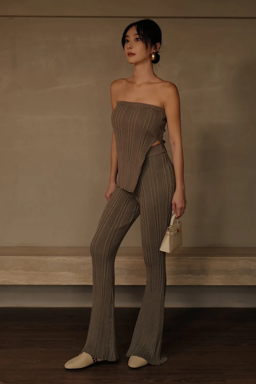 坑條針織長腿喇叭褲<br>Wide Ribbed Knit Flare Pants