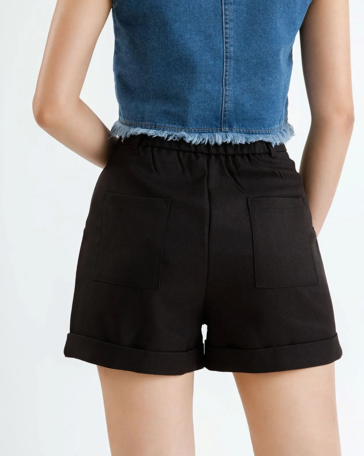 Relaxed Folded Hem Shorts (Black)