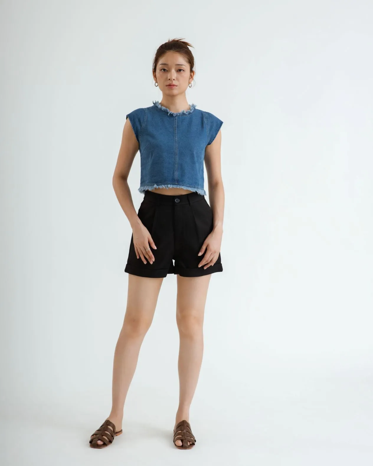 Relaxed Folded Hem Shorts (Black)