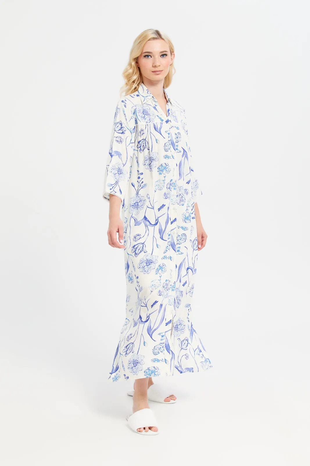 Women Ivory And Blue 3/4 Sleeve Collar Printed Nightgown