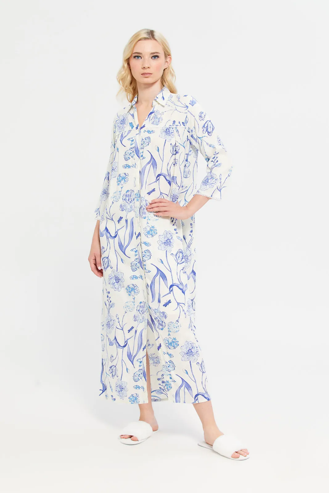 Women Ivory And Blue 3/4 Sleeve Collar Printed Nightgown